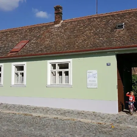 Weinbauernhof Loescher *